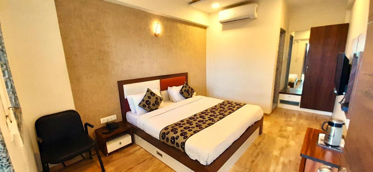Hotel Tulip Plaza Ahmedabad Luaran gambar